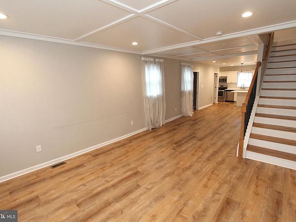 3rd image of 1807 Parkview Ave
