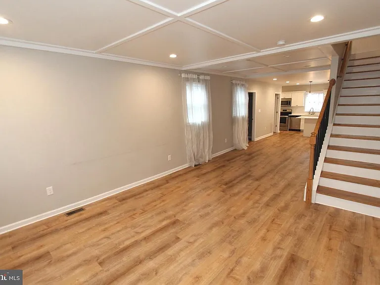 1807 Parkview Ave — Photo 3