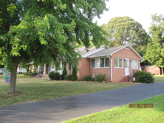 3rd image of 21690 Potomac View Dr