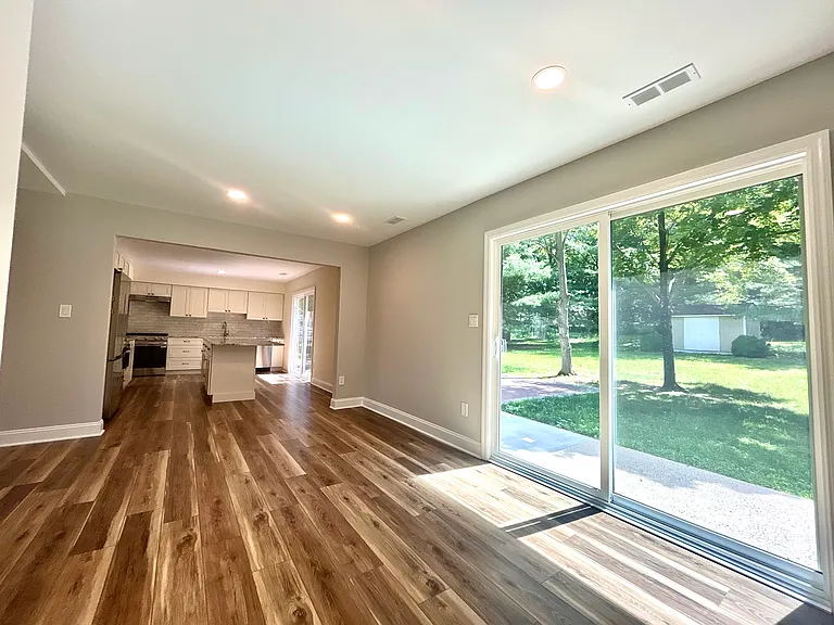 17 Londonderry Dr — Photo 7