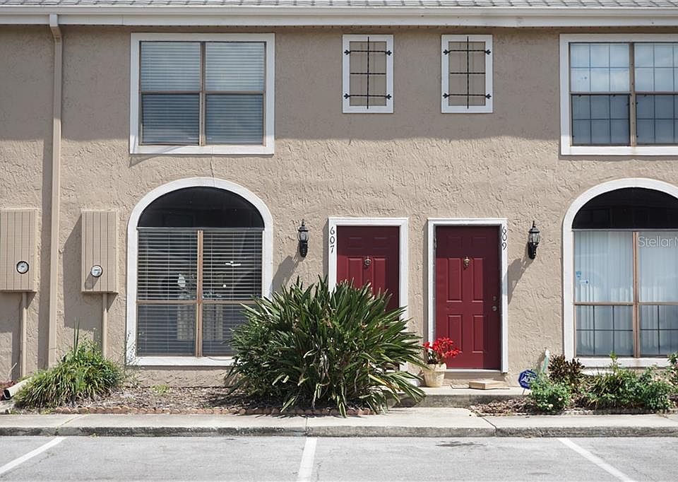 1st image of 607 Casa Park Ct N