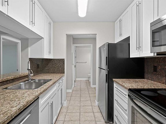 3rd image of 790 N Kingsmere Cres SW #116