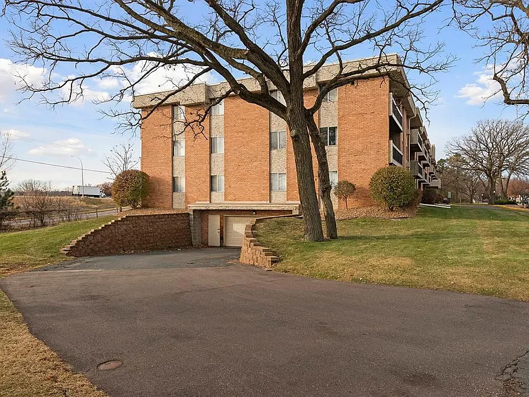 Rosetree Apartments — Photo 10