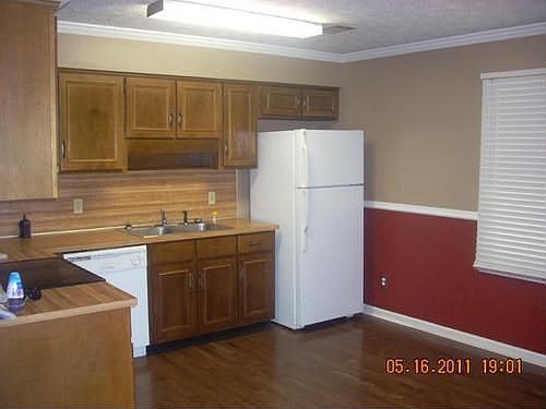 4th image of 989 Lee Road 212