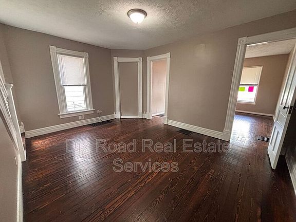 5th image of 67 S McGee St