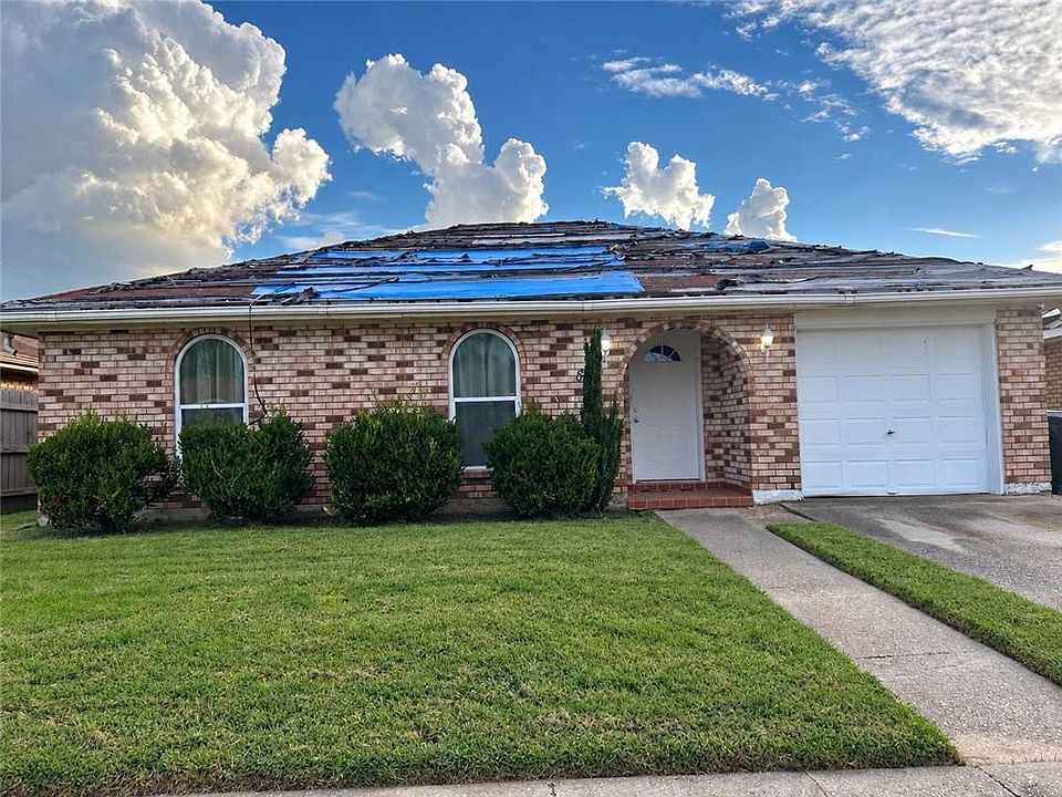 1st image of 8 W Blue Ridge Ct