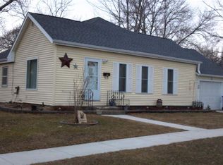 314 W Washington St, Shell Rock, IA 50670