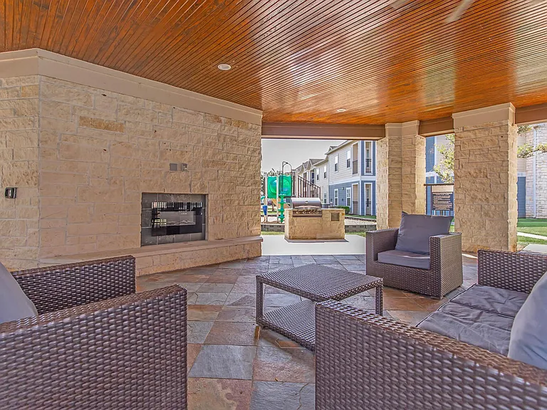 Residence at Lake Jackson — Photo 21