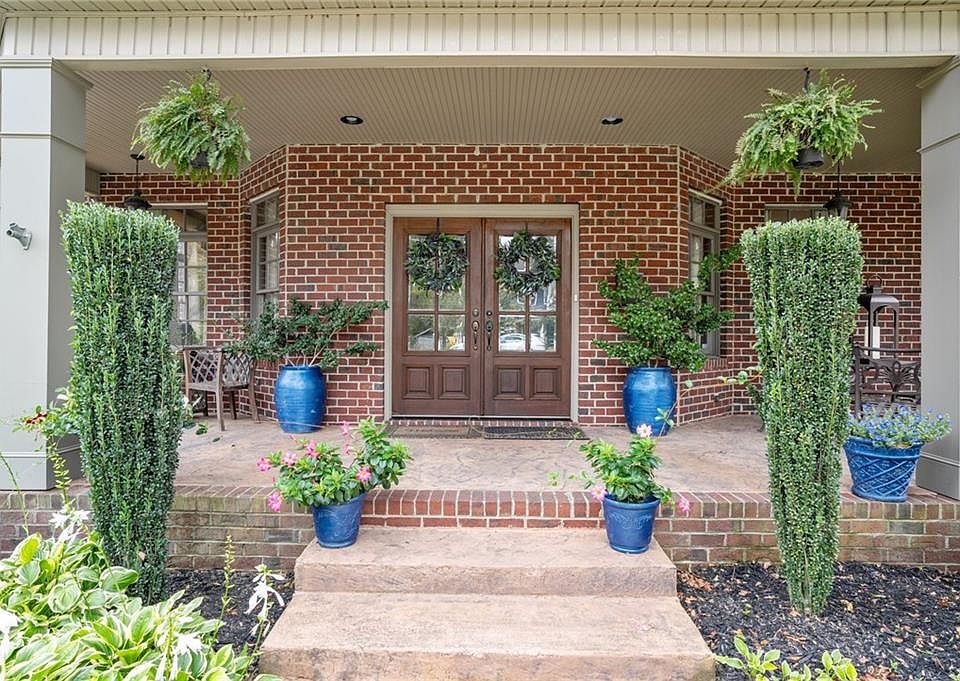 204 E Earle St, Greenville, SC 29609 Zillow