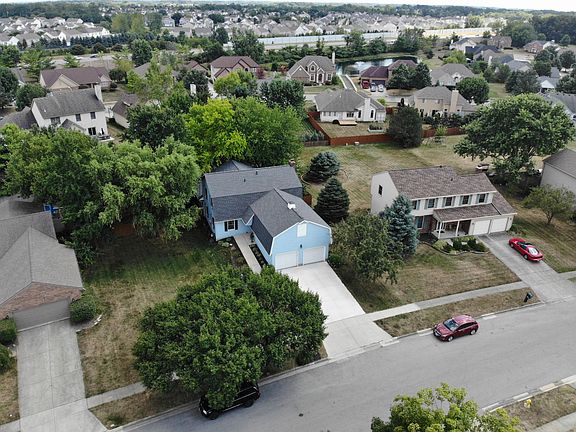 4th image of 2111 Presley Dr