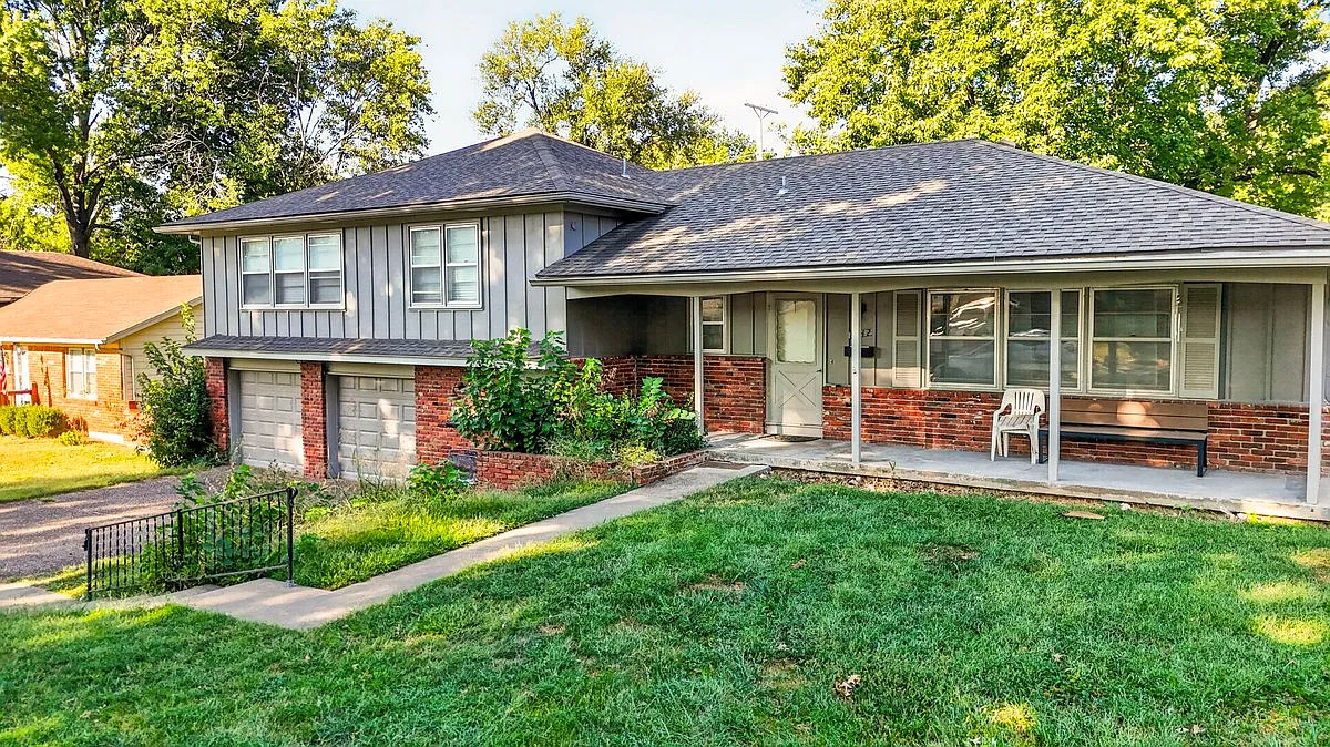 8342 Travis Ln — Photo 2