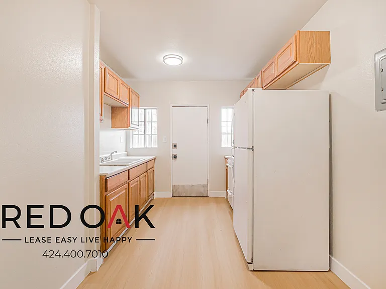 638 E 82nd St #638 — Photo 9