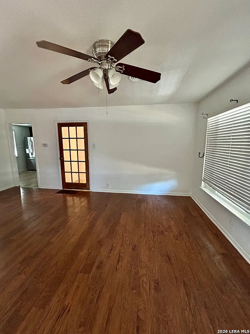 4 bed, 1335 sqft, $1,500 — Photo 3