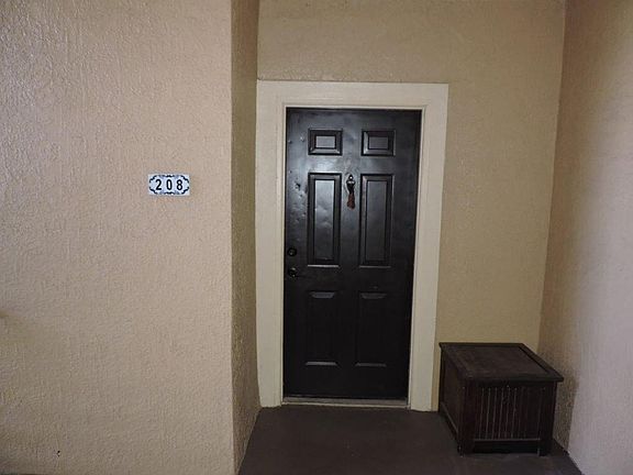 2nd image of 5542 Metrowest Blvd #7-208
