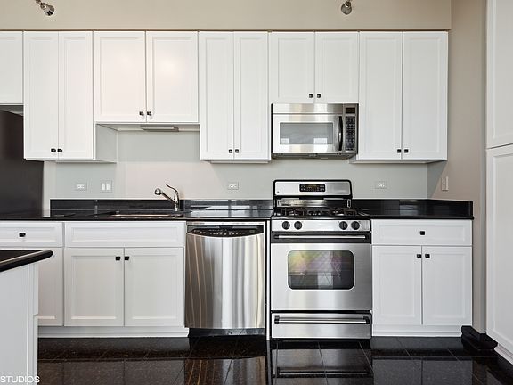 5th image of 33 W Ontario St APT 41ES