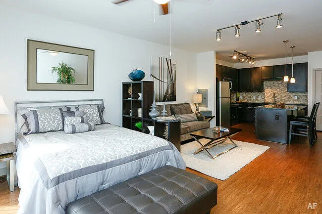 Lofts at City West — Photo 4