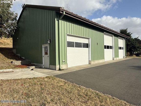 2nd image of 90513 East Rd