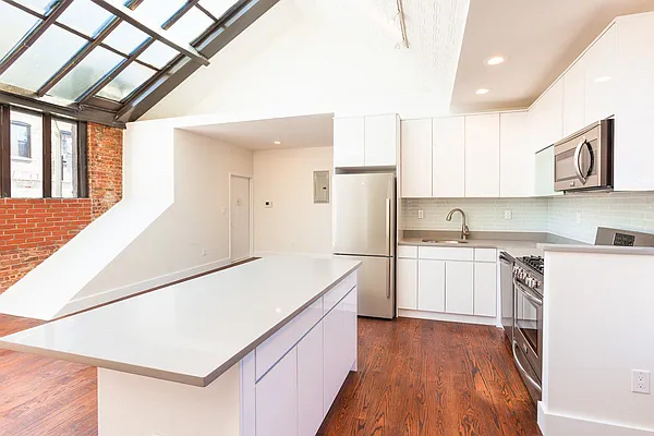 Rented by Dalan Rentals | media 23