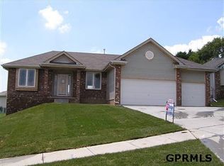 603 Douglas St, Elkhorn, NE 68022