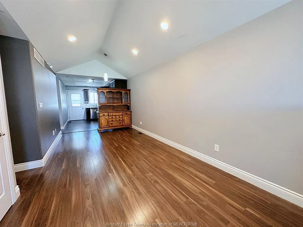 3 bed, $2,150 — Photo 3