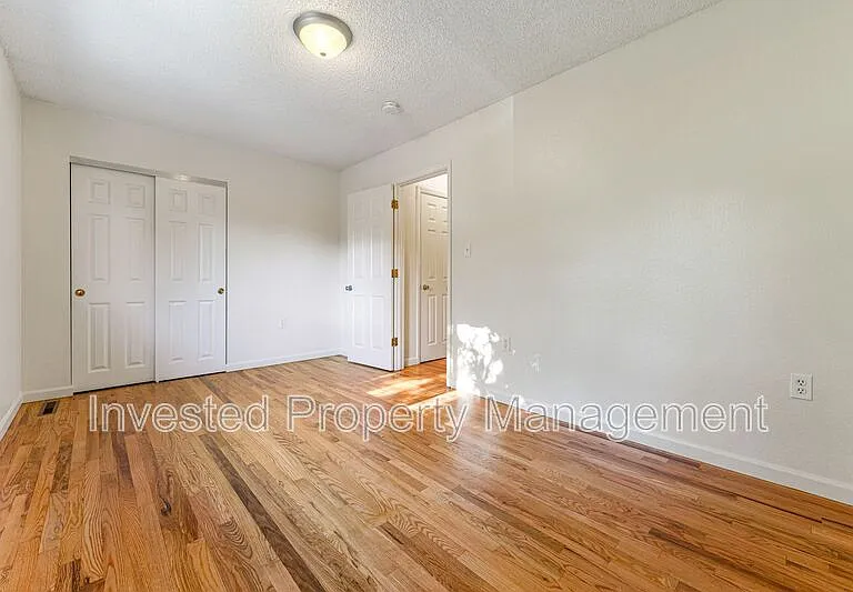 588 S Eaton St — Photo 11