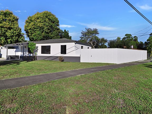 5th image of 2501 NW 152nd St