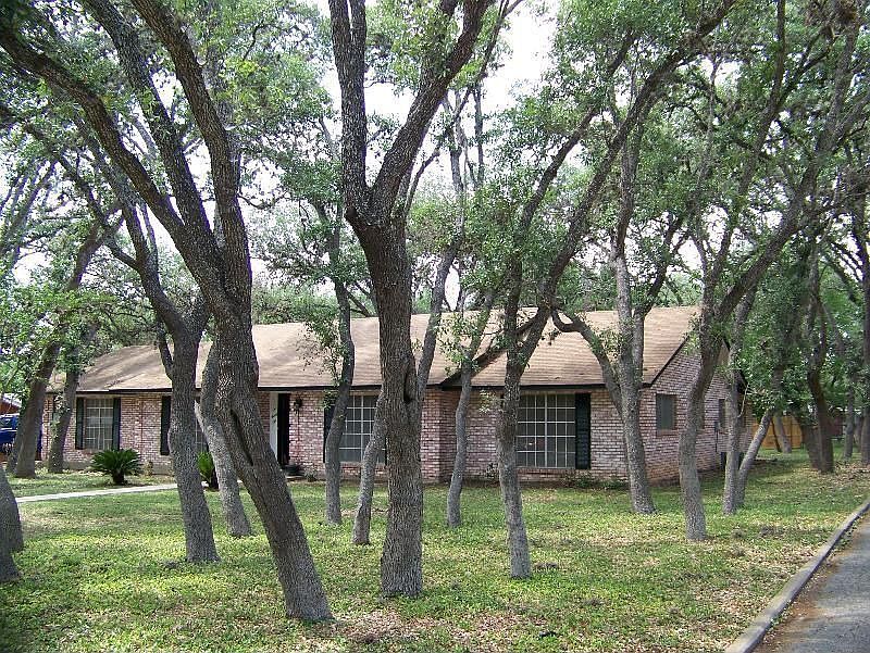 1st image of 122 Yosemite Dr