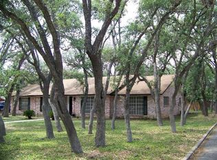 122 Yosemite Dr, Hollywood Park, TX 78232