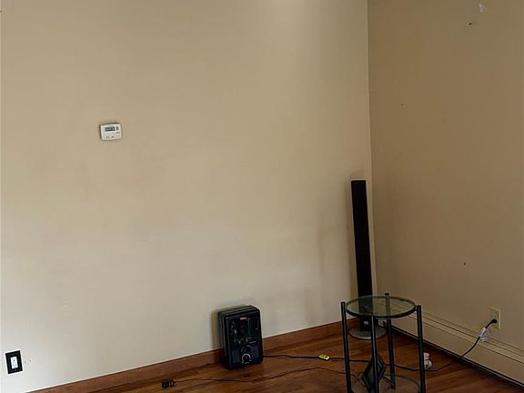 3rd image of 11605 Liberty St