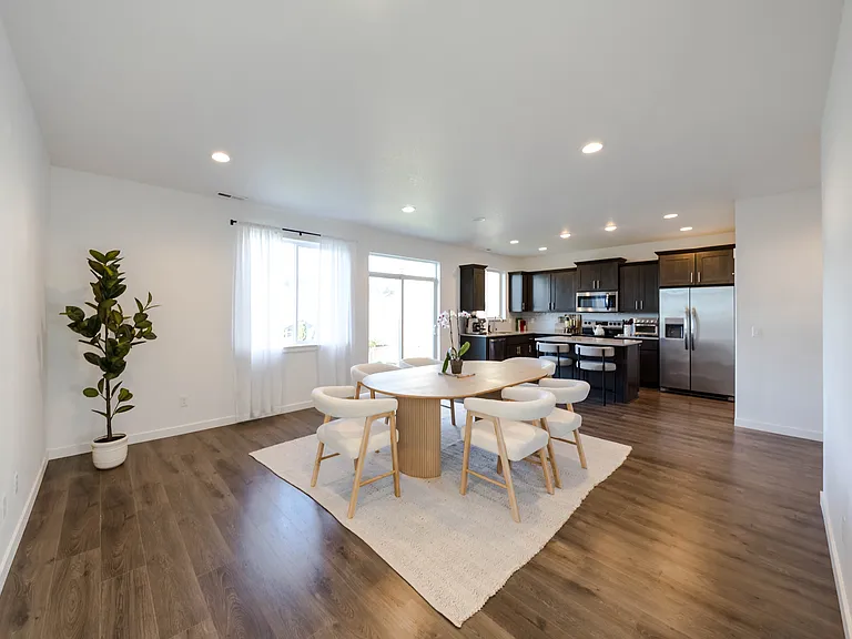 921 Pinebreak Dr — Photo 4
