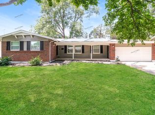 2325 Vorhof Dr, Saint Louis, MO 63136