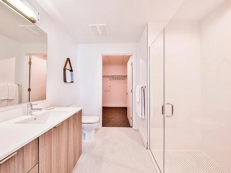 2x2 Bathroom Suite