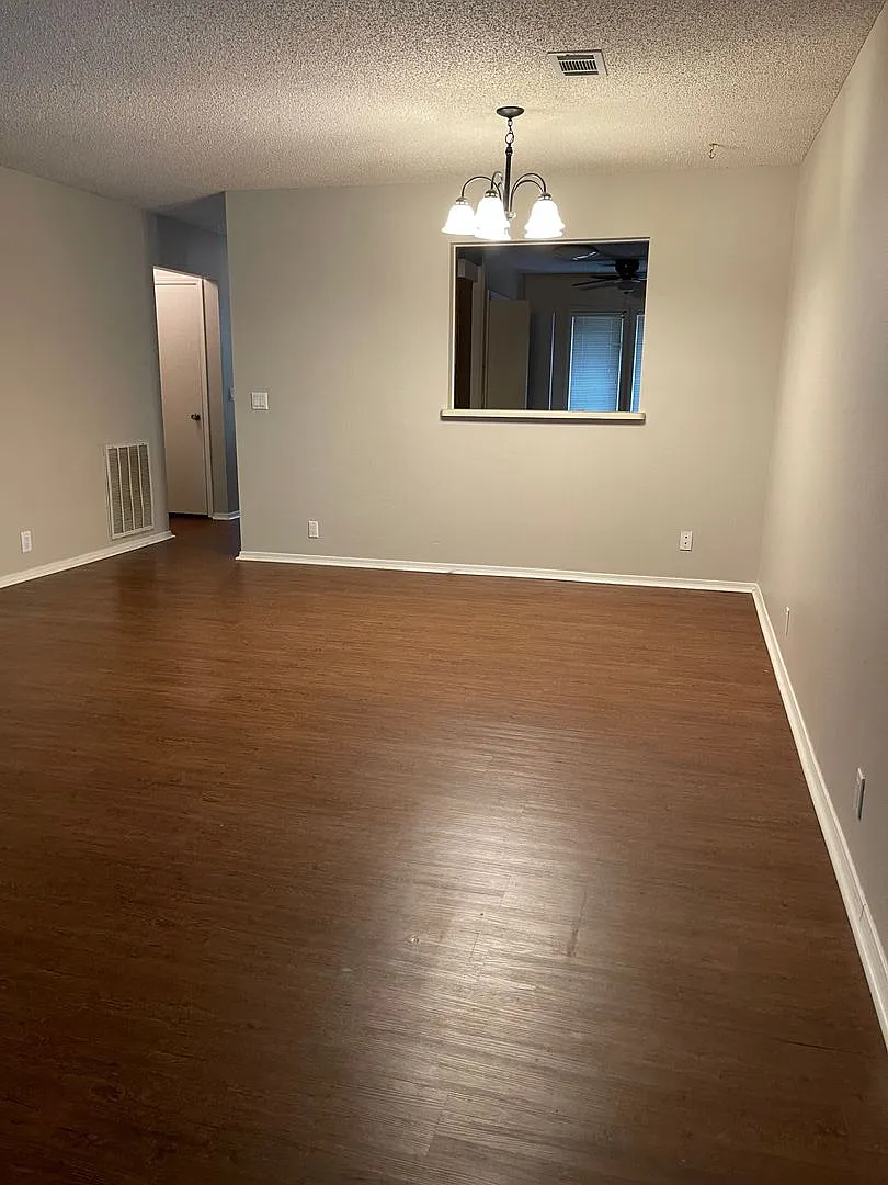 Charming townhome nestled in the heart of Hot Springs Village — Photo 4