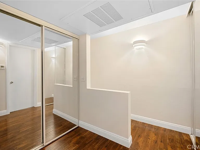 121 Sinclair Ave #206 — Photo 16
