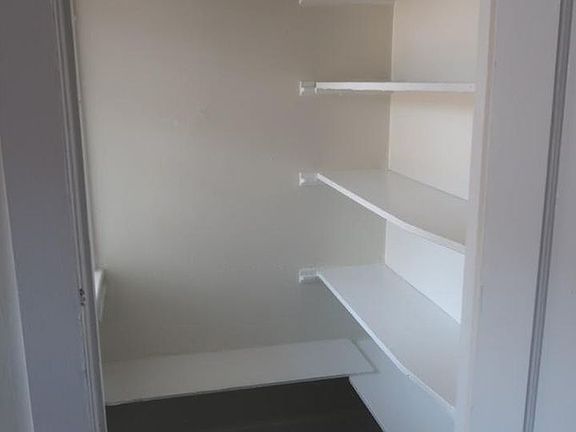 3rd image of 4245 N Lamon Ave Unit 3N