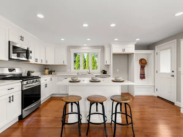 16 Water St, Tewksbury, MA 01876