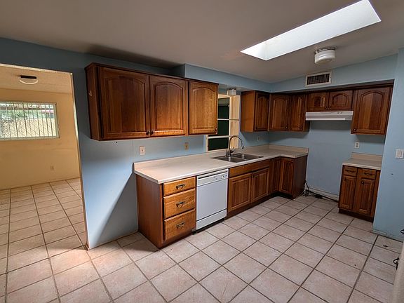 4th image of 25 E Los Reales Rd