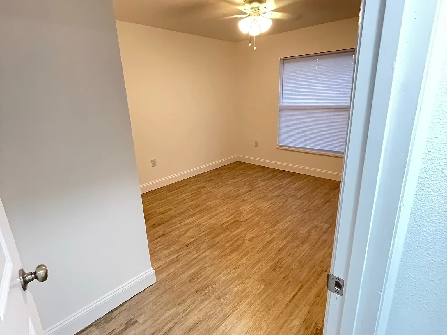 3 bed, 1700 sqft, $2,300 — Photo 4