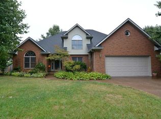 8433 Kingston Dr, Newburgh, IN 47630