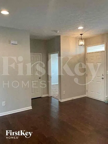 3 bed, 2.0 bath, 1482 sqft, $2,225 — Photo 2