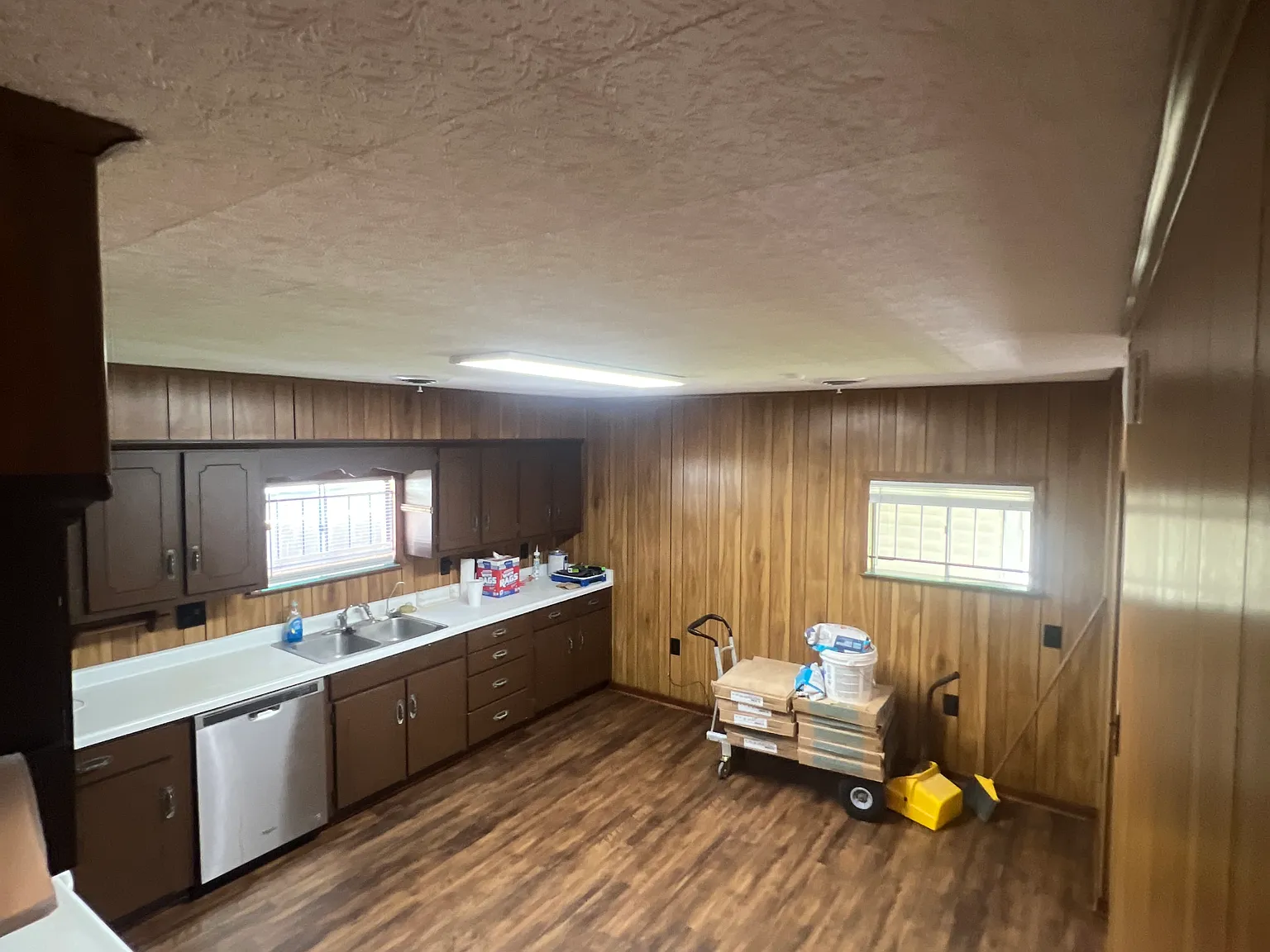 2 bed, 1.5 bath, 1293 sqft, $1,350 — Photo 2