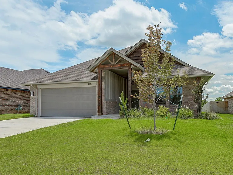 1106 Azalea Farms Rd — Photo 2