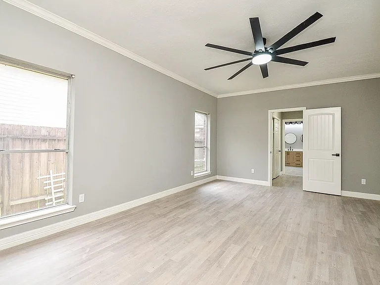 9211 Abbey Chase Ln — Photo 15