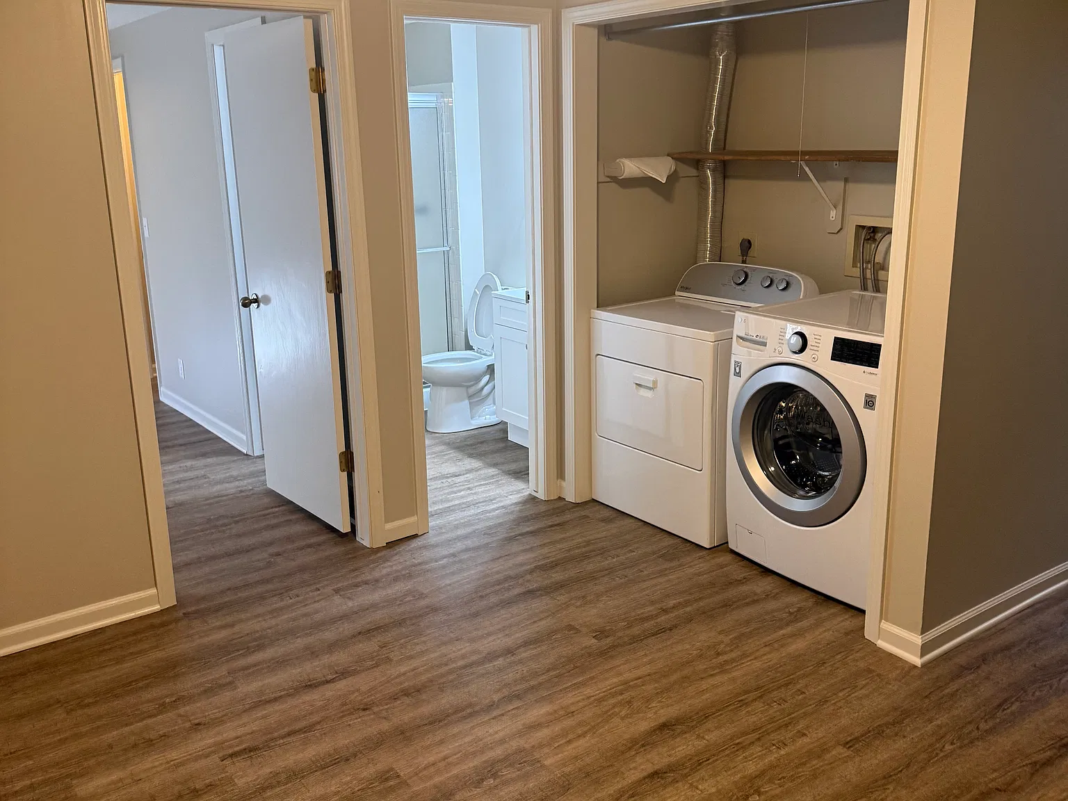3 bed, 2.5 bath, 1600 sqft, $1,900 — Photo 4
