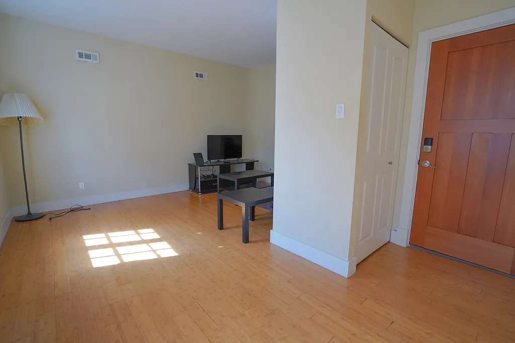 2 bed, 700 sqft, $1,795 — Photo 1