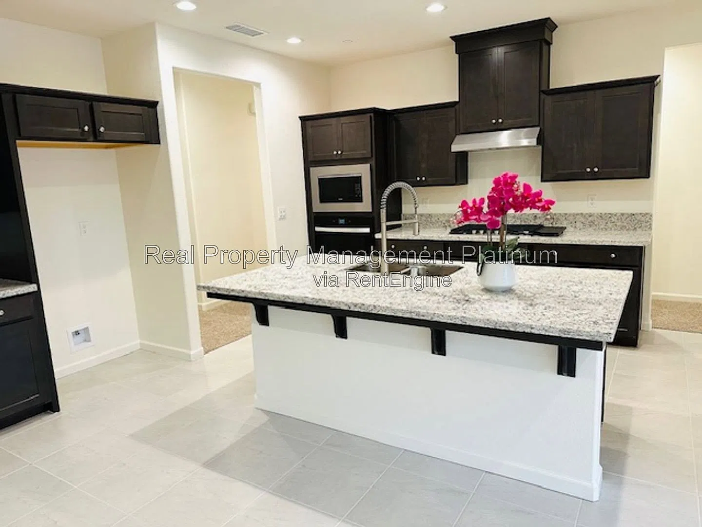 4 bed, 2.0 bath, 1675 sqft, $2,450 — Photo 2