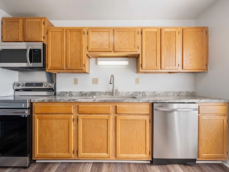Foxridge Apartment Homes — Photo 165