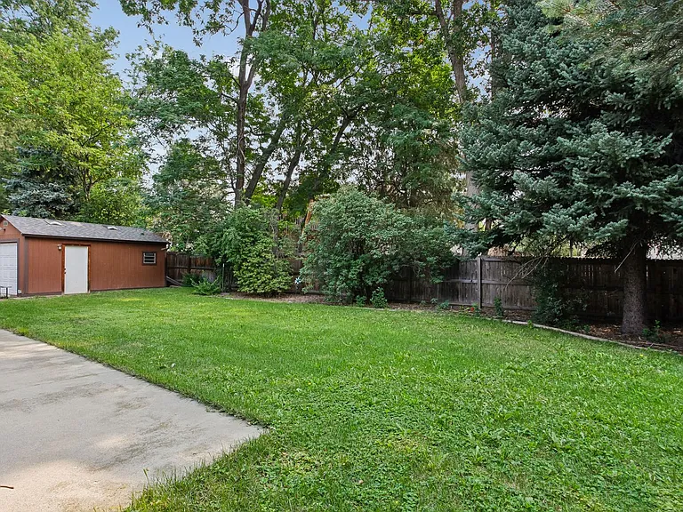 2502 S Yarrow St — Photo 22