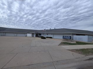 200 S 3rd St APT 206, Le Sueur, MN 56058