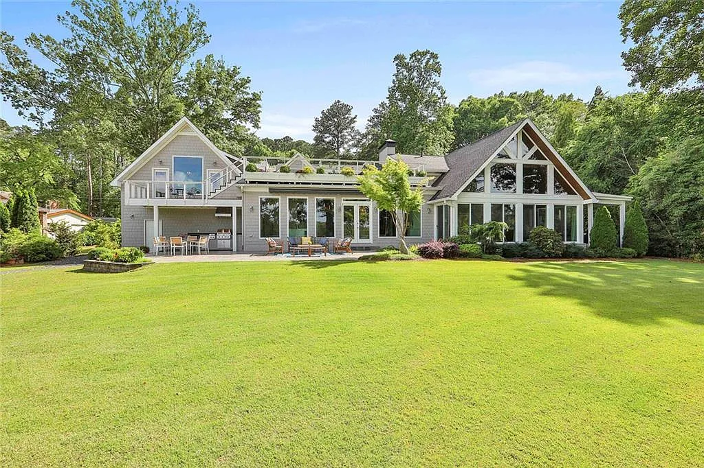 4 bed, 4.5 bath, 5100 sqft, $13,000 — Photo 2